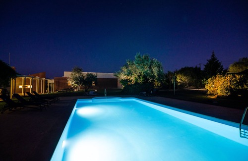 Carvalhal House | Plum Room