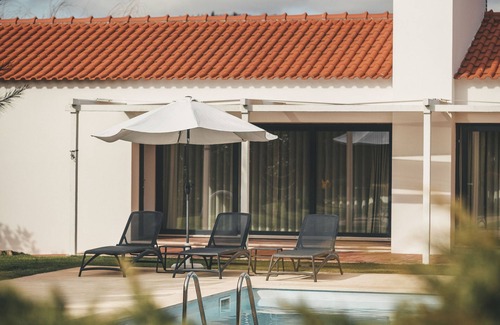 Carvalhal House | Plum Room