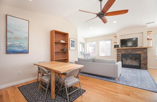 Point Loma Apartment | Plum Summer Unit B