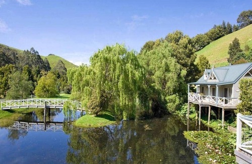 Apollo Bay Cottage | Plum Tree Cottage - Apollo Bay