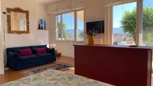 Ameglia Apartment | plumbago blue