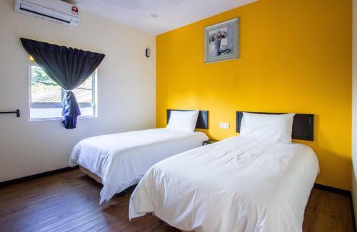 Benggali House | Plumeria 5BR Garden House by uBook