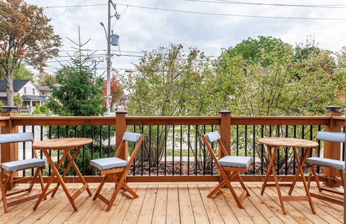 Stratford Apartment | Plums Unit 1: Downtown - King