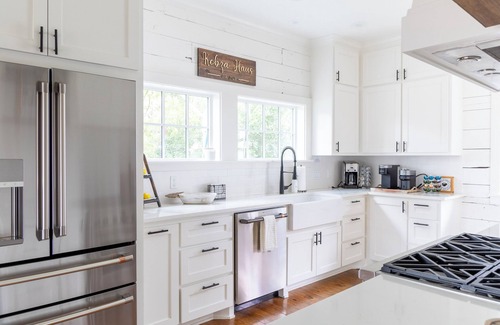 Round Top House | Plunge Pool + Fire Pit! One block from Henkel Square in Round Top | Kobza Haus+Cottage