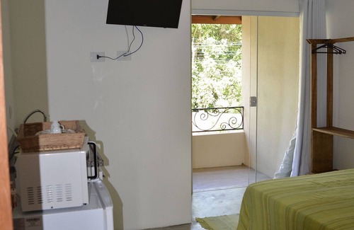 Bexiga House | Plus Couple Suite with mini kitchen