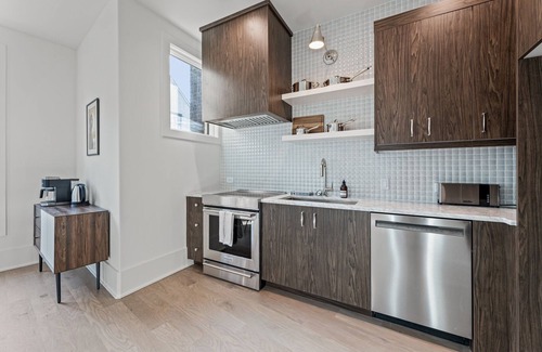 Palmetto Condo | Plutus' Playhouse