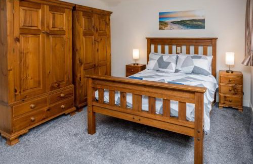 Turnchapel House | Plymouth Plym Valley Impressive House Free Parking In Great Location By StayStaycations