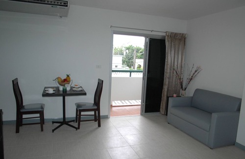 Chom Phon Hotel | PMTK Residence