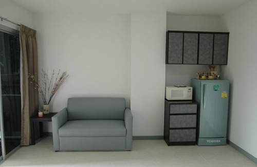 Chom Phon Hotel | PMTK Residence