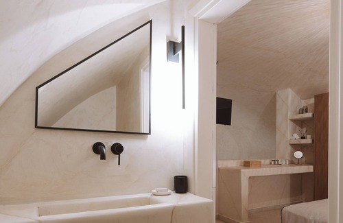 Karterados Bed & Breakfast | Pnoé Luxury Suites