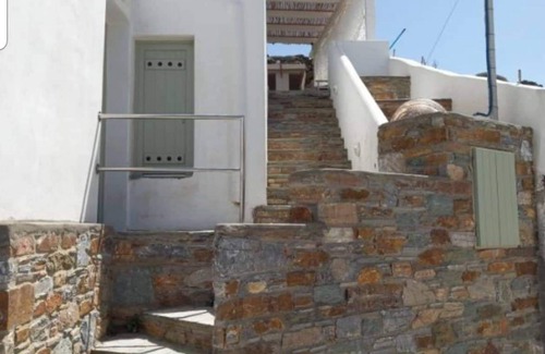 Loutra Apartment | Pnoe Houses by KHI Collection
