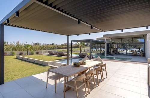 Tavronitis Villa | Pnoe Seafront Experience | Villa Etheras