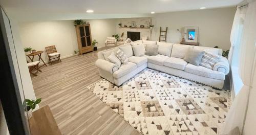 Marysville Apartment | PNW Creekside Escape Relax, Unwind, Explore