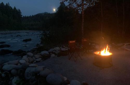 Darrington House | PNW River Cabin