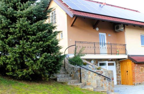 Tisina House | POČITNIŠKA HIŠA SONČNI VRH