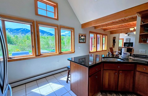 Franconia House | PO Private home across from Cannon! Stunning patio w/fire pit, gorgeous fireplace!