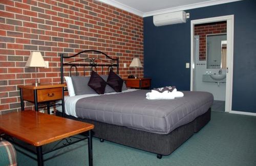 Rutherglen Hotel | Poachers Paradise