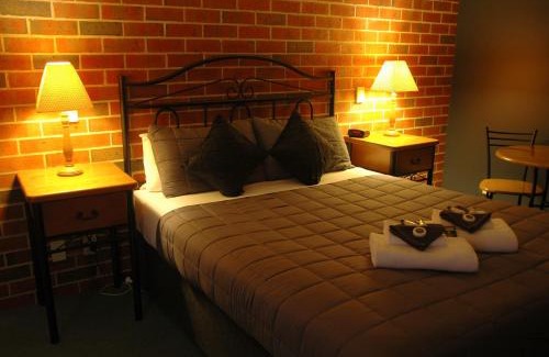 Rutherglen Hotel | Poachers Paradise