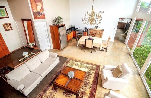 Sabanilla Apartment | Poas Master Suite near Poas Volcano & SJO Air