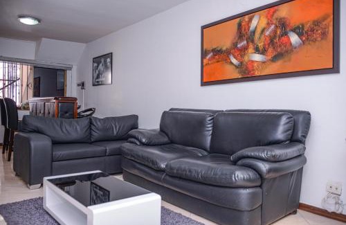 Zona Rosa Apartment | Poblado Brownstone