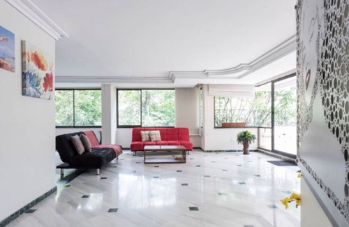 Villa Hermosa Apartment | Poblado Centric and Large Two Floor Apartment.