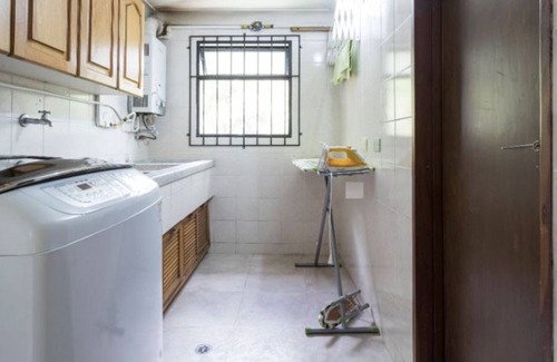 Villa Hermosa Apartment | Poblado Centric and Large Two Floor Apartment.