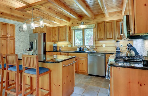 Damascus House | Pocono Dog Friendly Home on Delaware River!