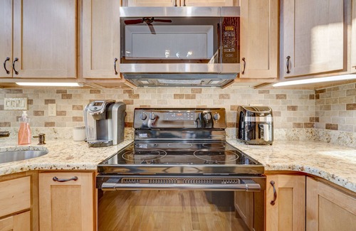 Hamlin House | Pocono home: 5 star community golf, lakes, game room. Buy 2 nights get 1 free!