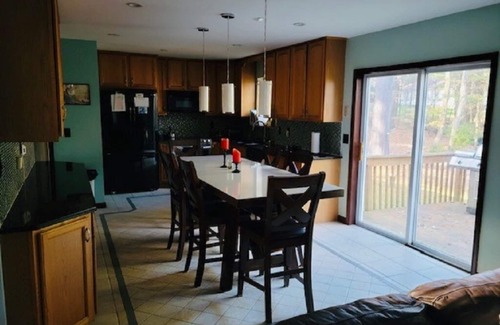 Brodheadsville House | Pocono home close to everything- Kick back and relax in this calm, stylish space