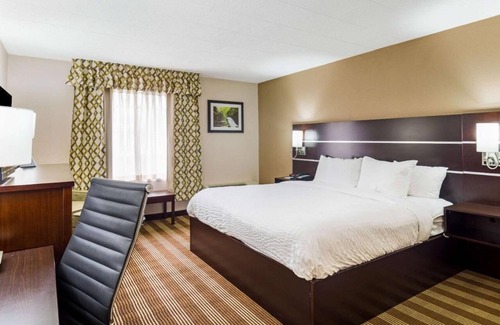 Delaware Water Gap Hotel | Pocono Inn & Banquet