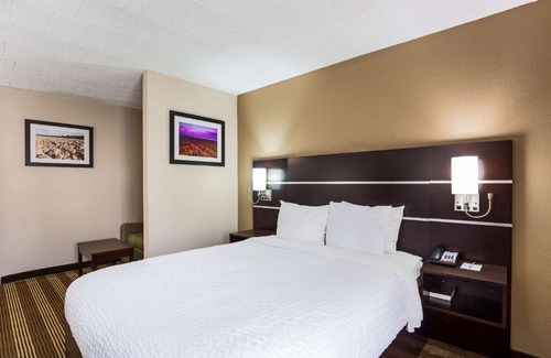 Delaware Water Gap Hotel | Pocono Inn & Banquet - Stroudsburg