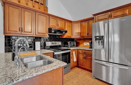 Long Pond Cabin | Pocono Log Cabin | Hot Tub Lake Access & Firepit