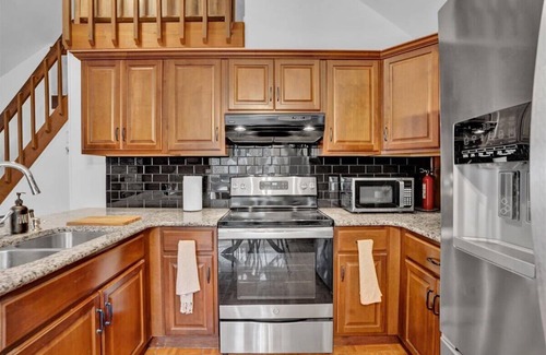 Long Pond Cabin | Pocono Log Cabin | Hot Tub Lake Access & Firepit