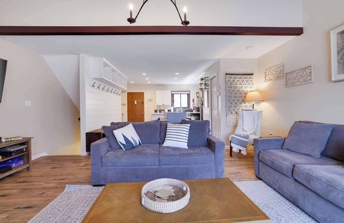 Village at Camelback Apartment | Pocono Mountain Chalet - Camelback Ski-in Ski-out!