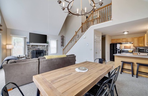 Lackawaxen House | Pocono Mountains 4-Season Home Rental