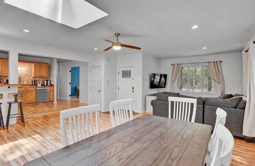 Pocono Pines House | Pocono Pines Sweet Retreat | Smart TV | Office
