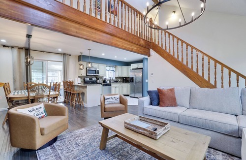 East Stroudsburg House | Poconos Family Retreat: Hot Tub/Fire Pit/Lake/Ski