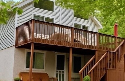 Briar Crest Woods House | Poconos Getaway with Hot Tub-Close to Attractions, Perfect for Family & Friends!
