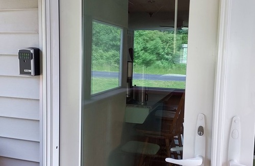 Hamlin House | Poconos private studio for 2 Located in Lake Ariel, PA