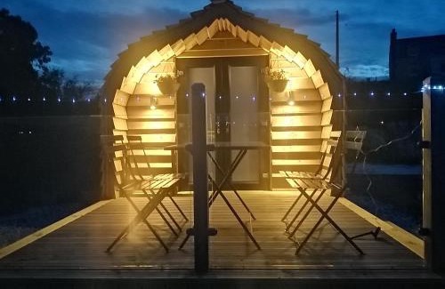 Eriskay Ski Chalet | Pod Beag beside the sea Isle of Eriskay