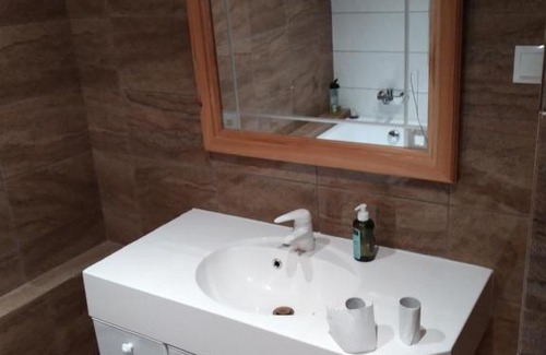 Kombornia Cabin | POD BRZĘCZĄCYMI TRZMIELAMI