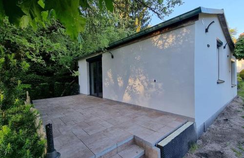 Pawlowek House | pod jabłonią