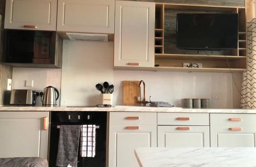 Llwyngwril House | POD2 Family Glamping with seaview & Wi-Fi