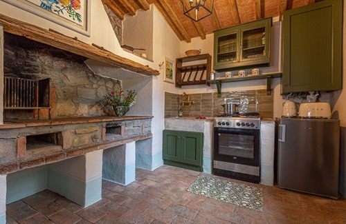 Il Poggio Ski Chalet | Podere Colombaio - Bucaneve chalet in historical Podere in Val d'Orcia