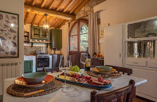 Il Poggio Ski Chalet | Podere Colombaio - Bucaneve chalet in historical Podere in Val d'Orcia