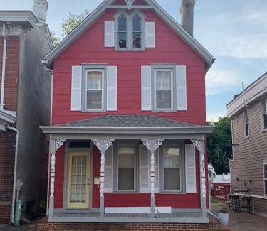 Milford House | Poe Themed Home Close to Beaches and DE Turf