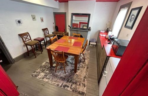 Milford House | Poe Themed Home Close to Beaches and DE Turf