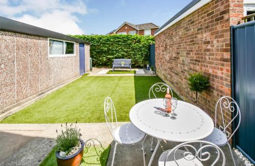 Rawcliffe House | Poets Corner