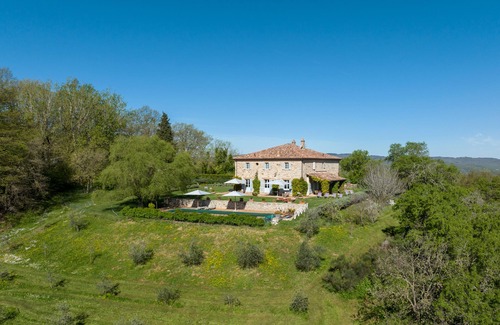 Doglio House | Poggio Posillipo pristine, wild Umbria.