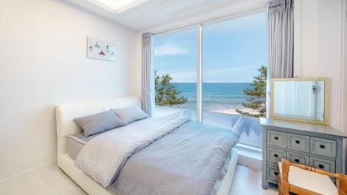 Pohang House | Pohang Playbeach Poolvilla